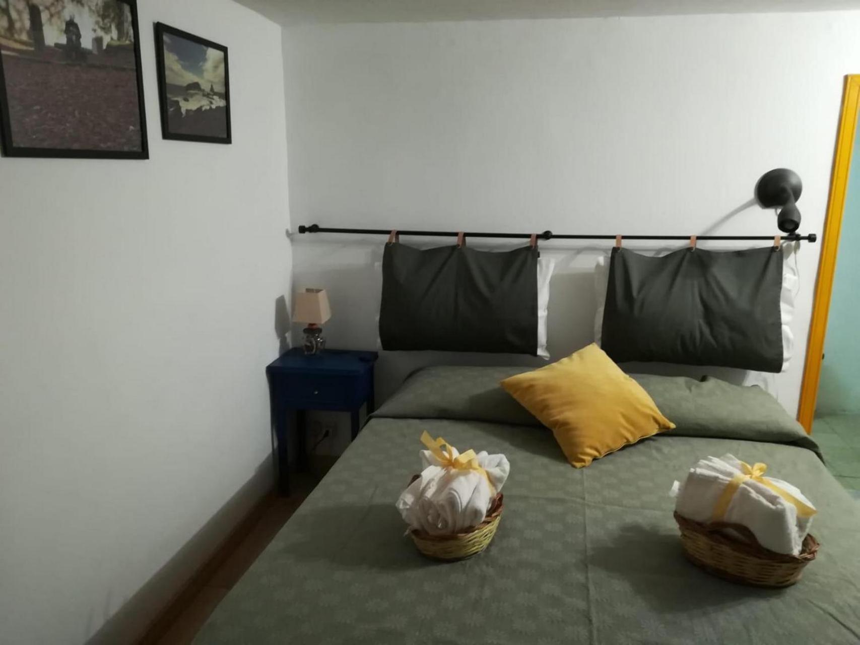 The Yellow House كاتانيا المظهر الخارجي الصورة